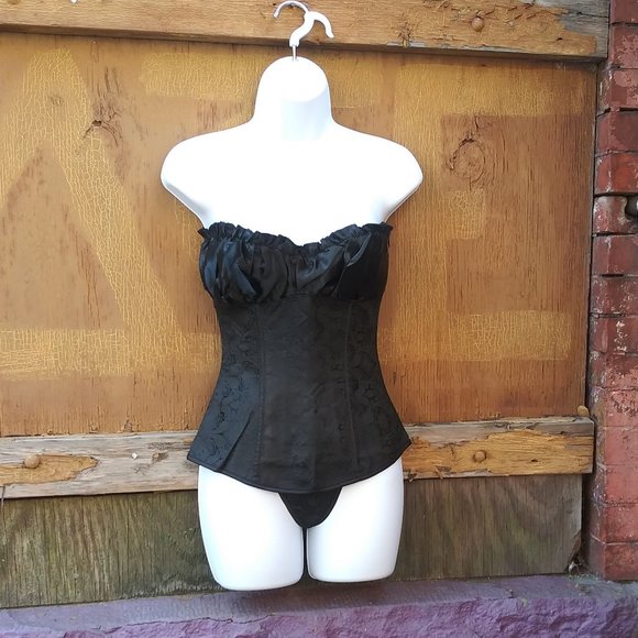 Gothic Ruffled Top Jacquard Corset - Picture 2 of 4